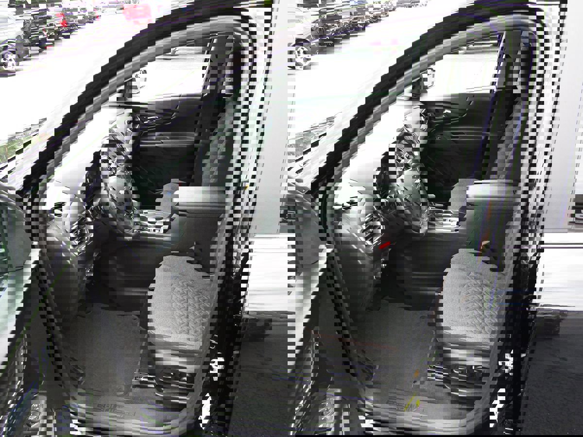 Used 2023 Chevrolet Equinox LT image 4