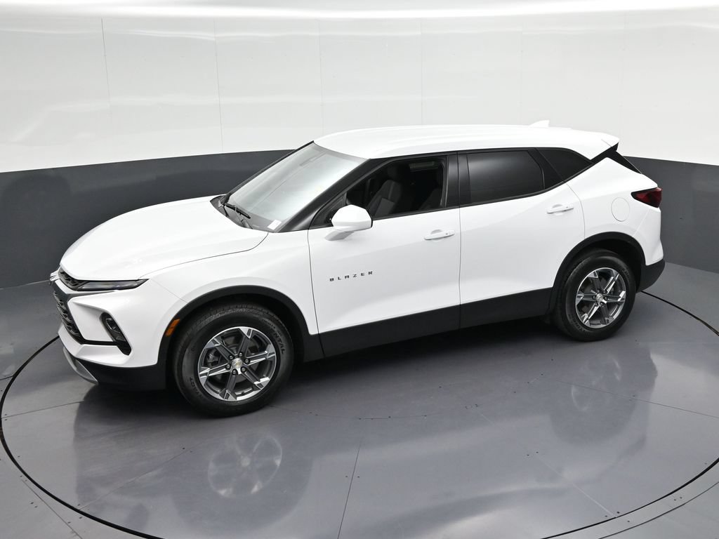 Used 2023 Chevrolet Blazer LT FWD image 26