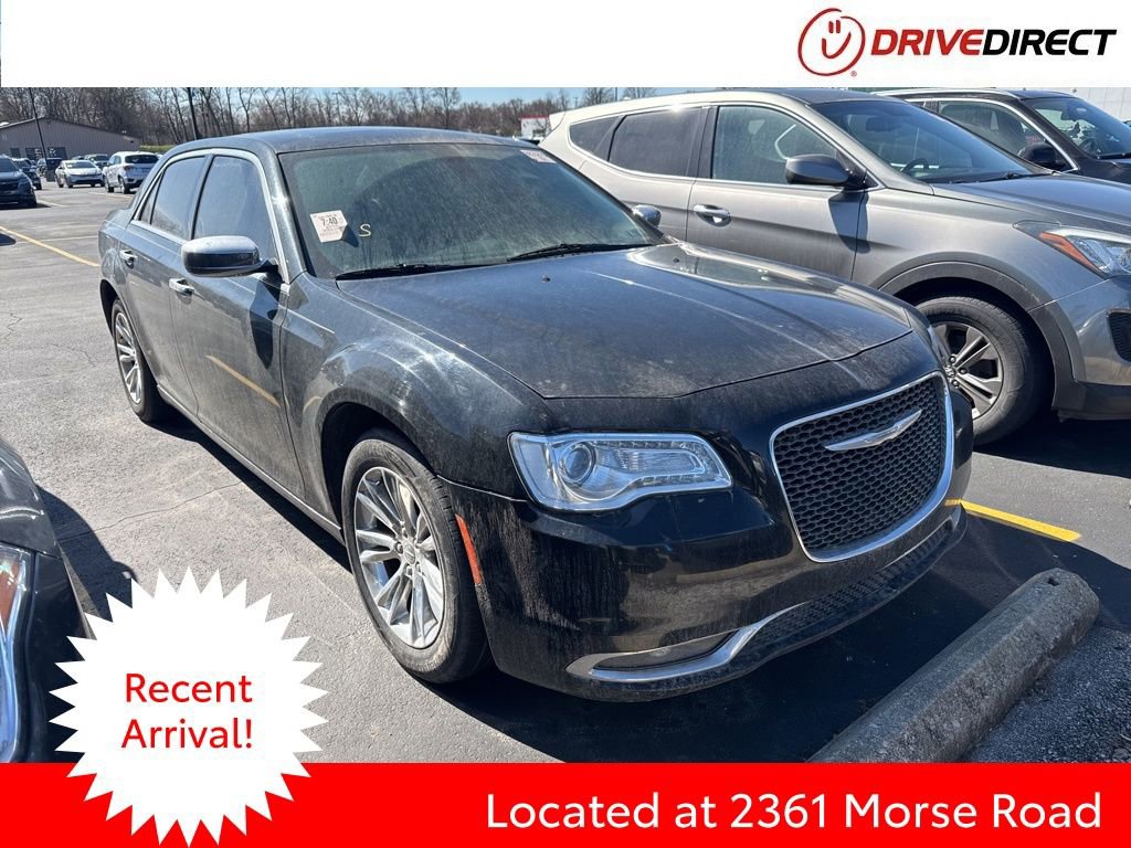 Used 2016 Chrysler 300 C image 1