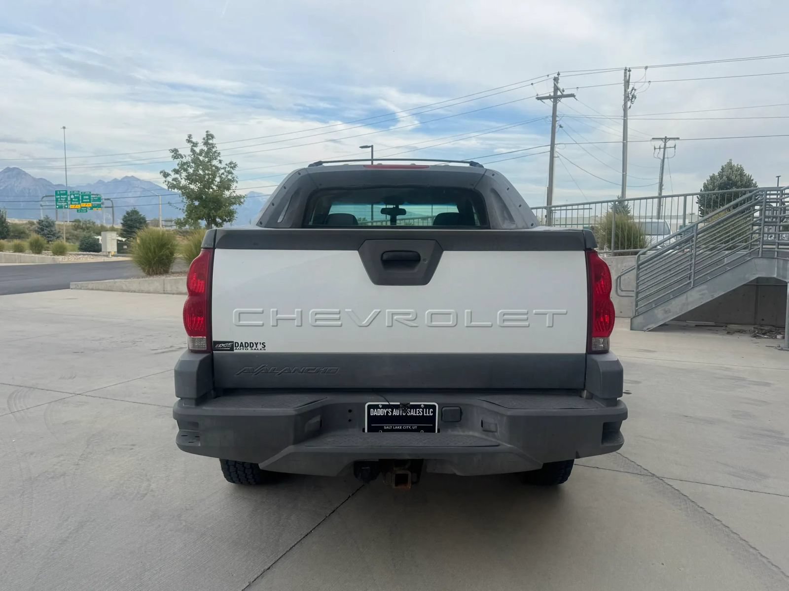 Used 2002 Chevrolet Avalanche 4x4 w/ Convenience Pkg image 4
