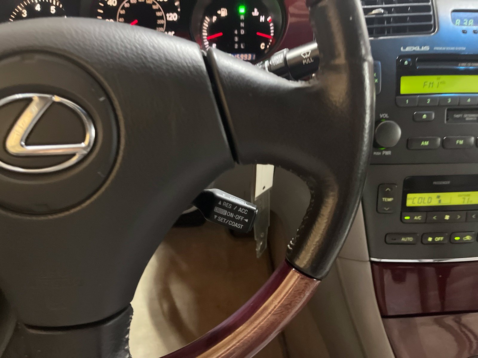 Used 2002 Lexus ES 330 w/ Premium Pkg FWD image 22