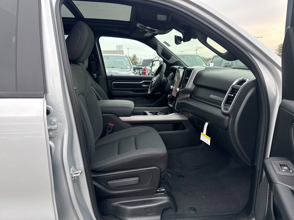 New 2026 RAM 1500 4x4 Crew Cab image 29