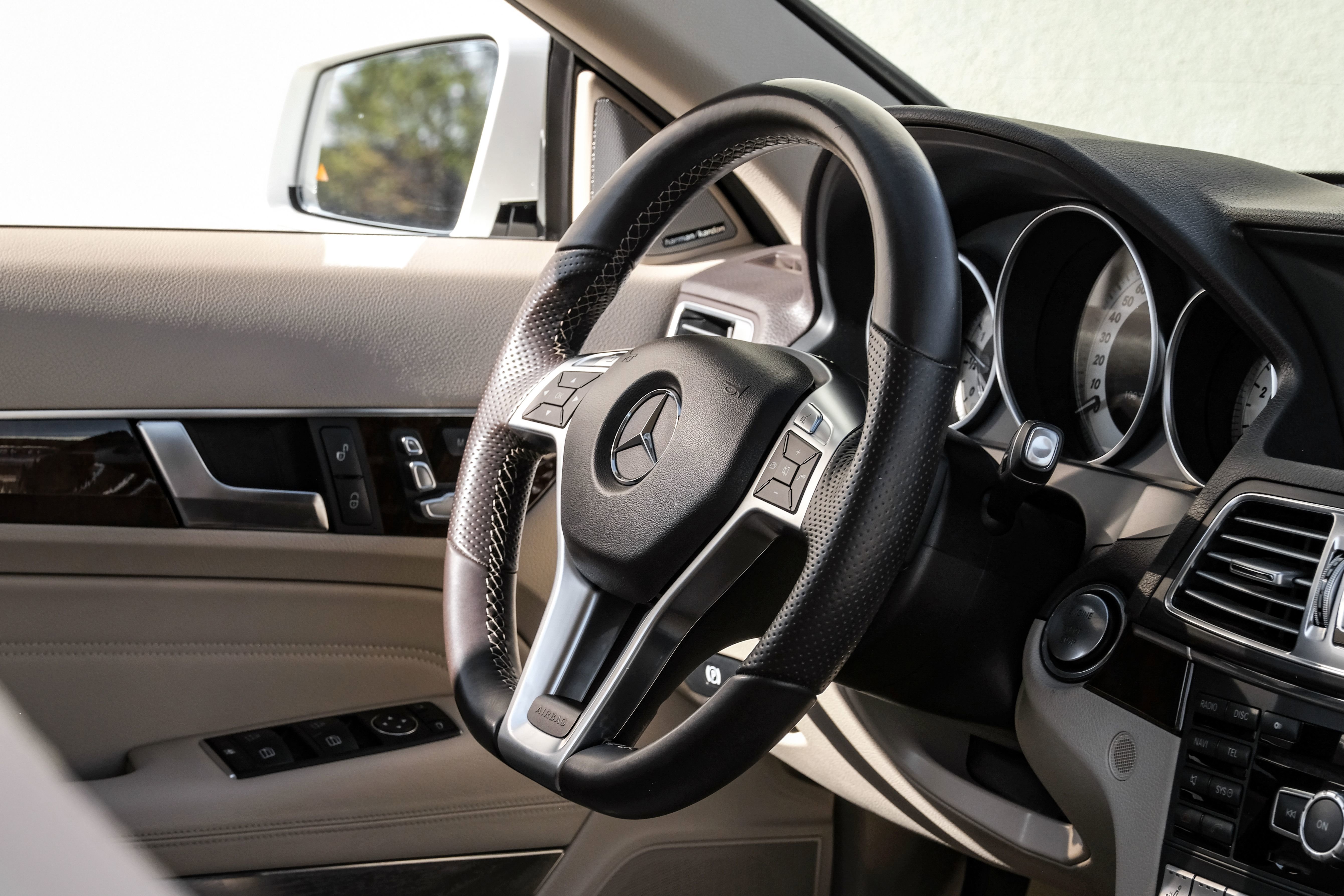 Used 2014 Mercedes-Benz E 550 Cabriolet w/ Premium 1 Package image 13