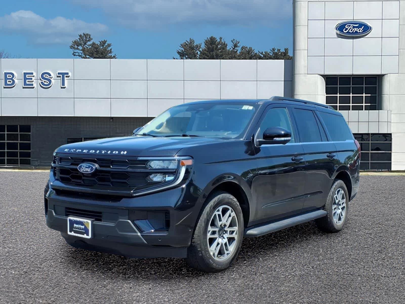 Used 2025 Ford Expedition Active AWD/4WD image 1