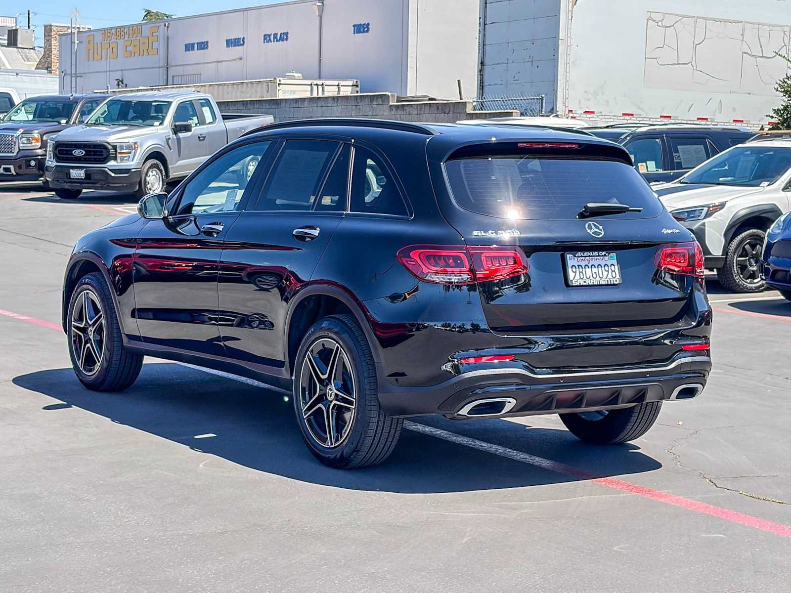 Used 2022 Mercedes-Benz GLC 300 4MATIC image 3