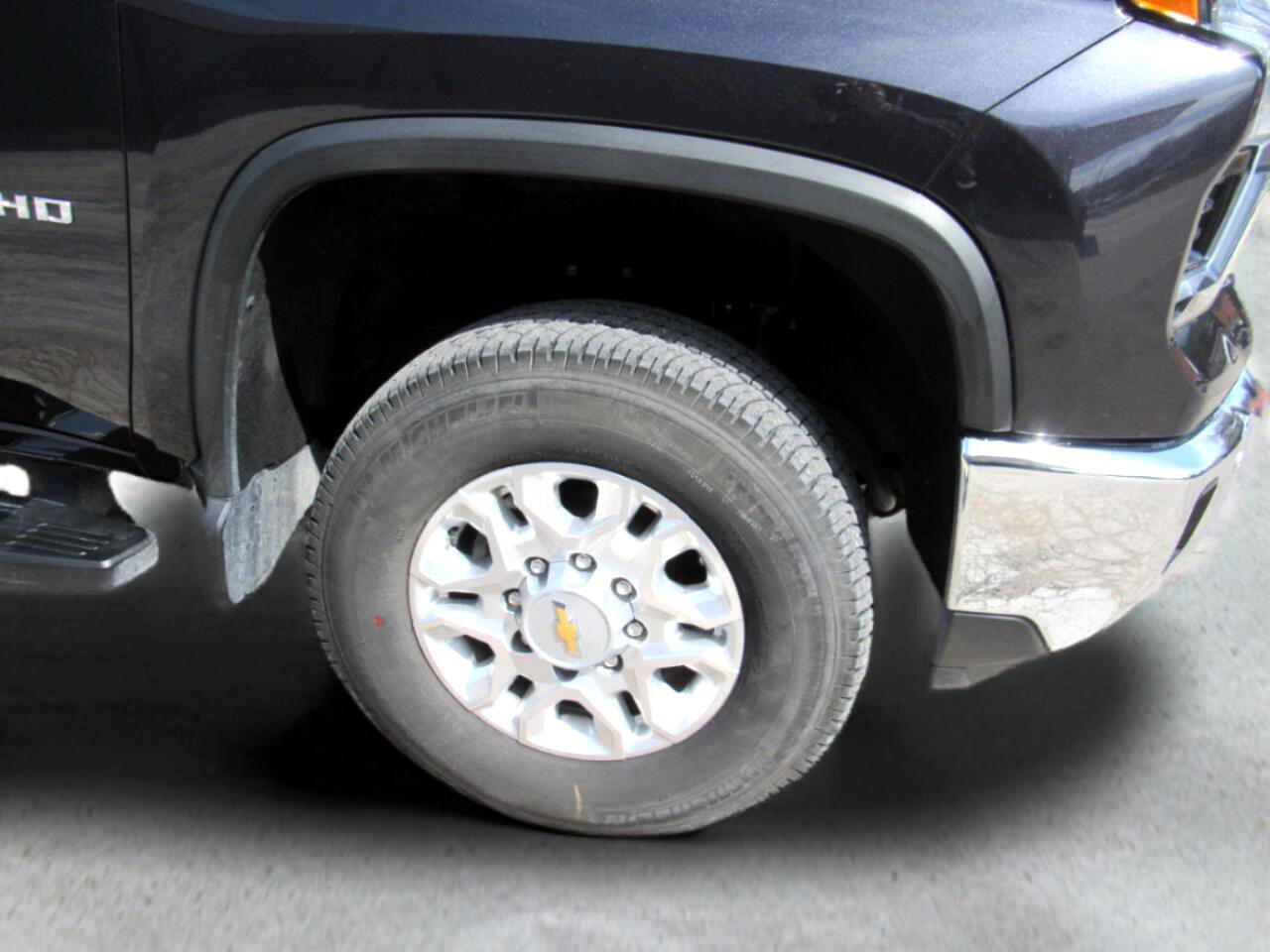 Used 2024 Chevrolet Silverado 3500 LTZ w/ LTZ Convenience Package image 47