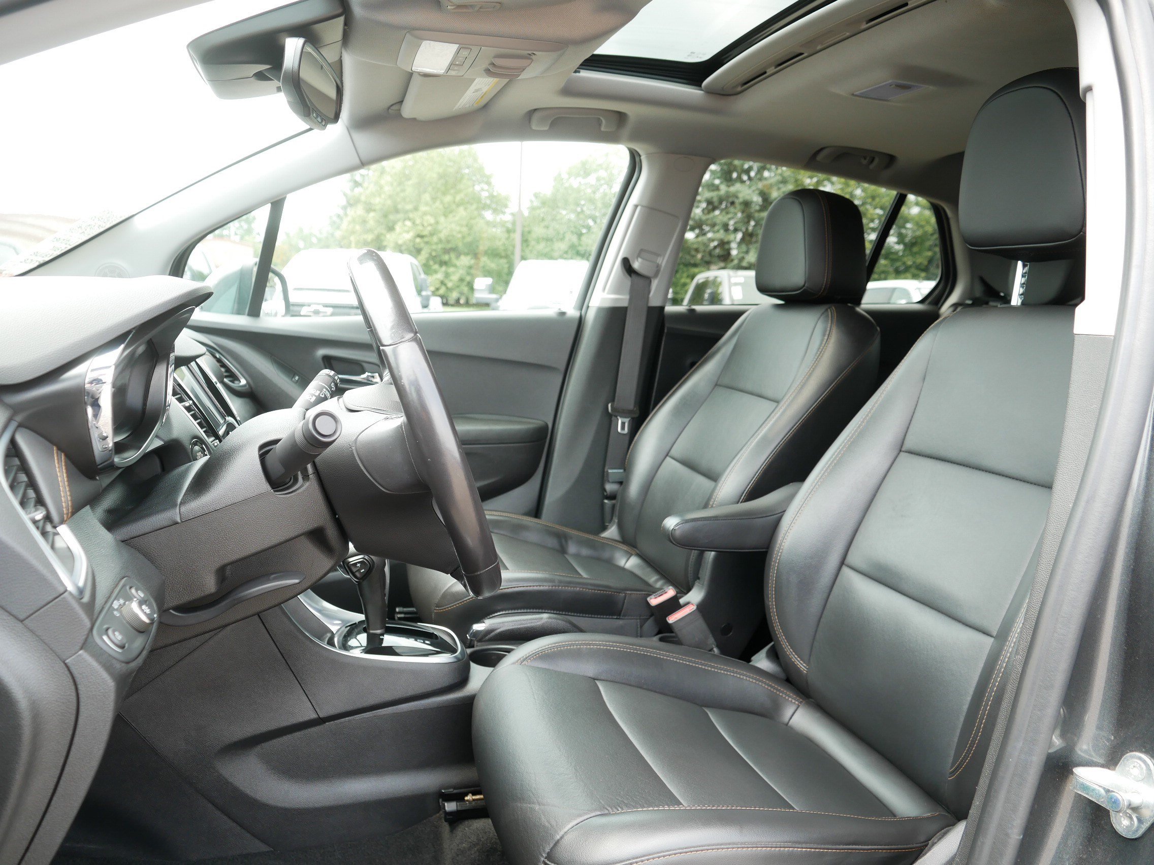 Used 2020 Chevrolet Trax Premier AWD/4WD image 34