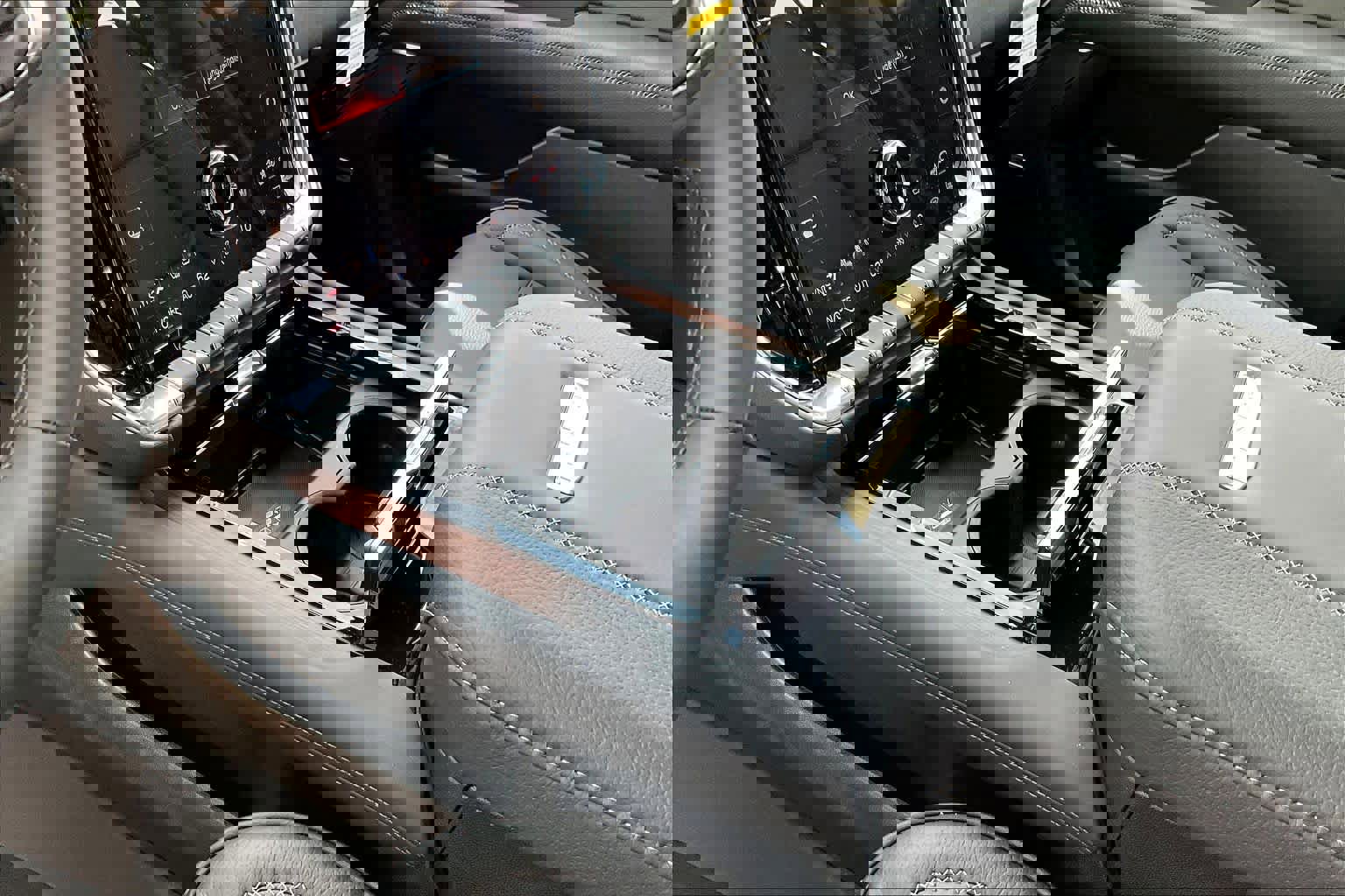 New 2026 GMC Yukon Denali w/ Sun & Power Step Package image 8