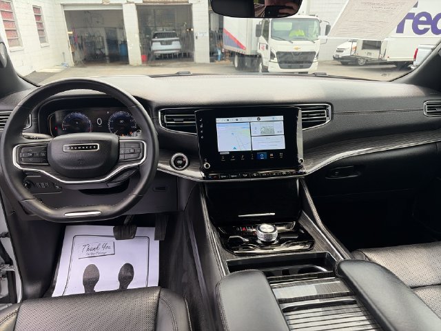 Used 2022 Jeep Wagoneer Series III AWD/4WD image 12