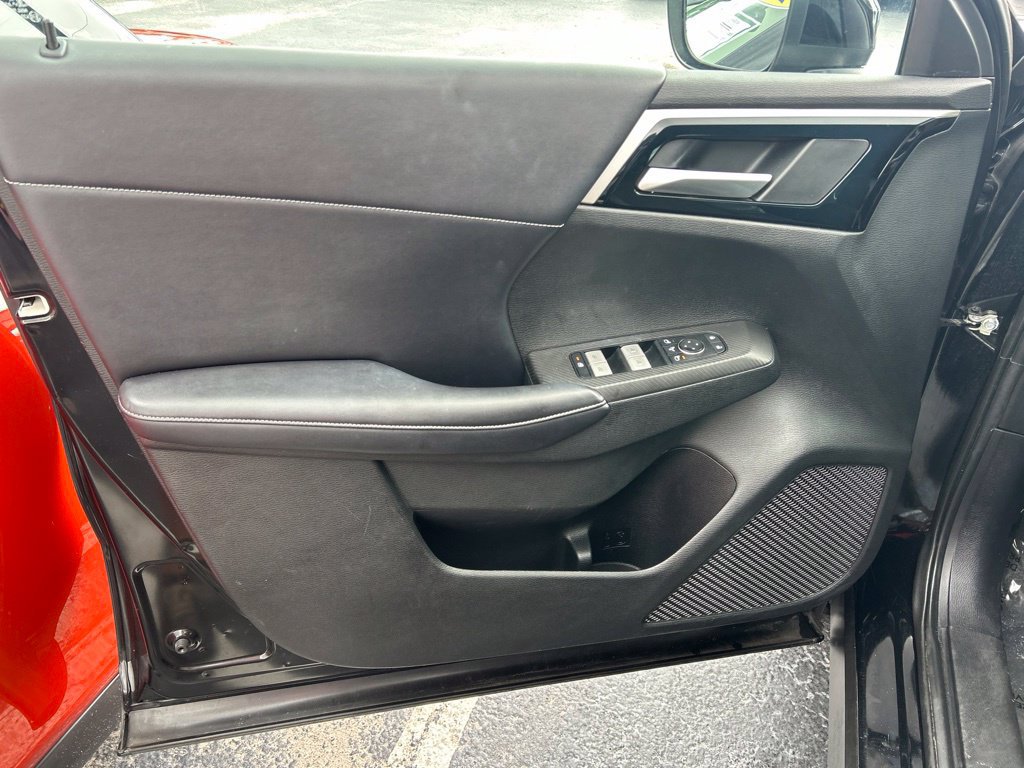 Used 2023 Mitsubishi Outlander SE Black Edition AWD/4WD image 17