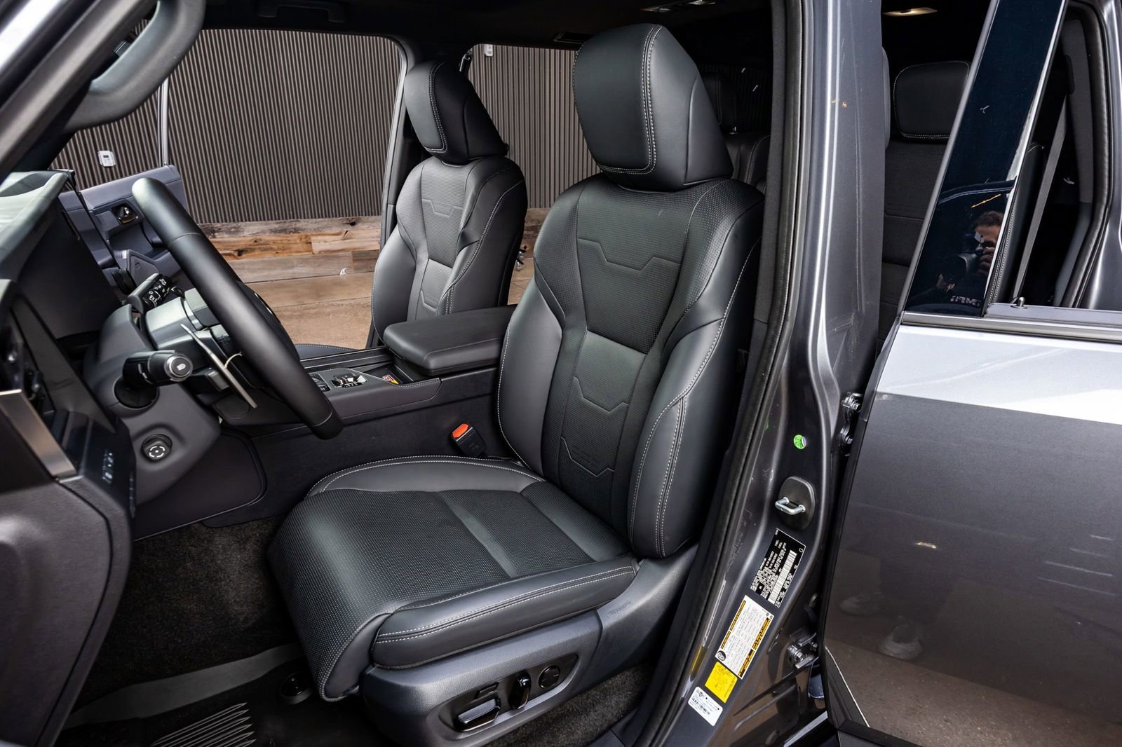 Used 2024 Lexus GX 550 image 30