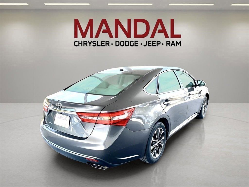 Used 2017 Toyota Avalon XLE Premium image 6