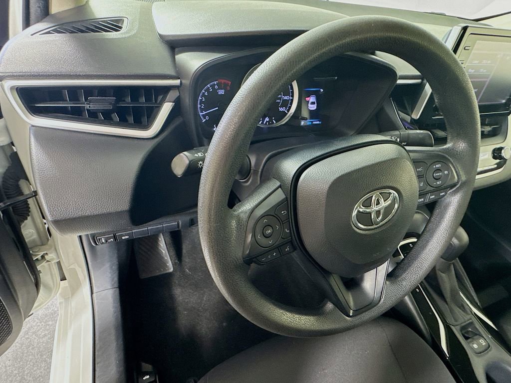 Used 2020 Toyota Corolla LE FWD image 11