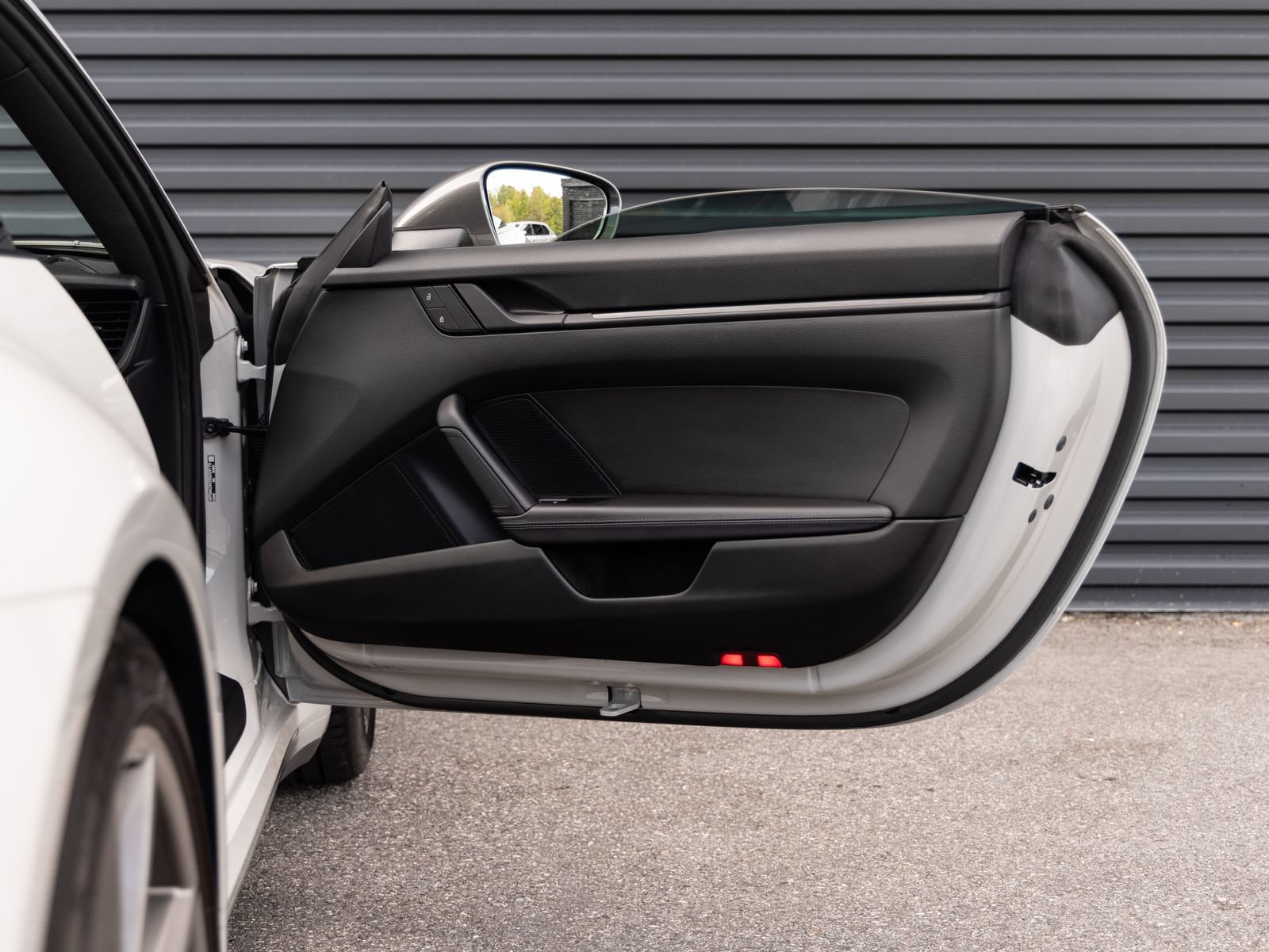 Certified 2024 Porsche 911 Carrera T RWD image 29