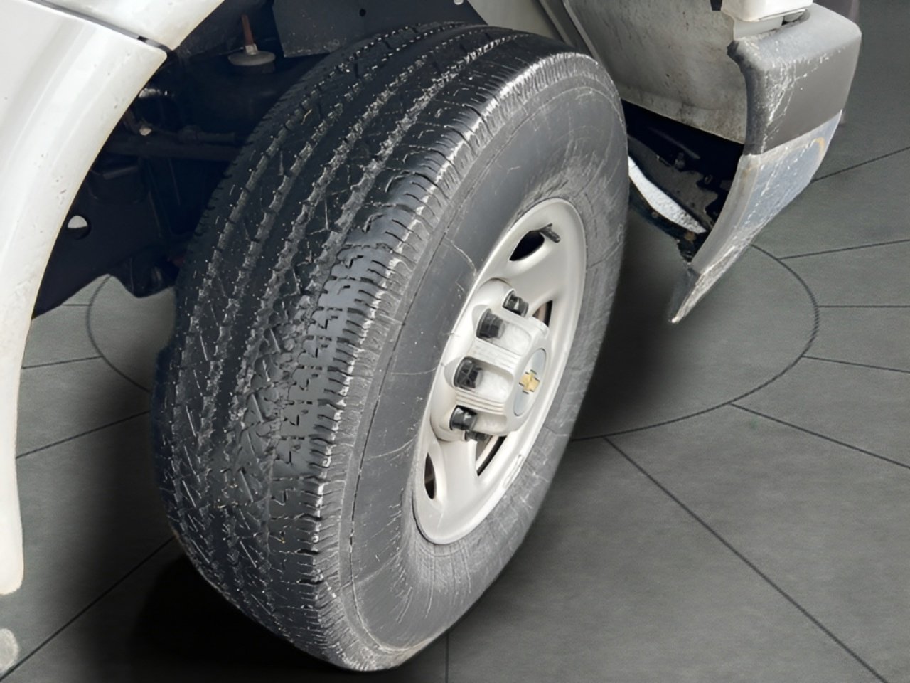 Used 2024 Chevrolet Express 2500 w/ Driver Convenience Package image 59