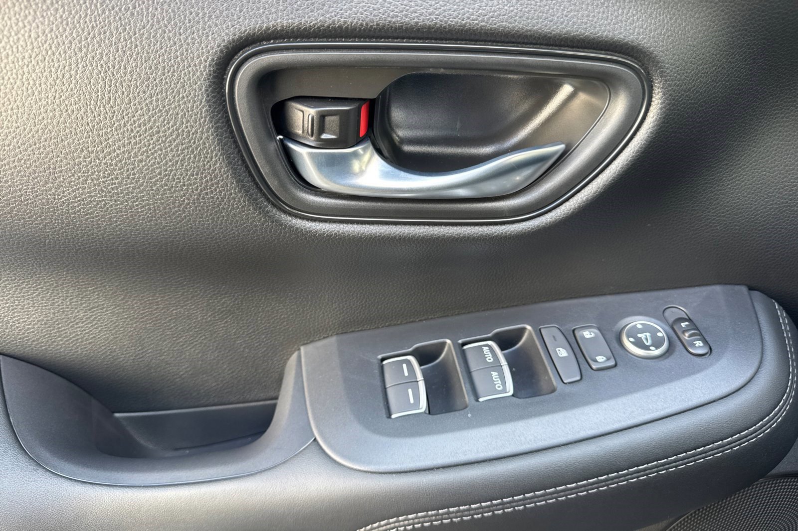 New 2026 Honda HR-V EX-L image 28