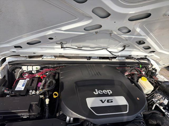 Used 2014 Jeep Wrangler Freedom Edition w/ Connectivity Group AWD/4WD image 35