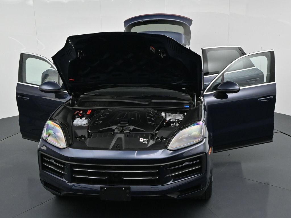 Certified 2025 Porsche Cayenne S AWD/4WD image 32