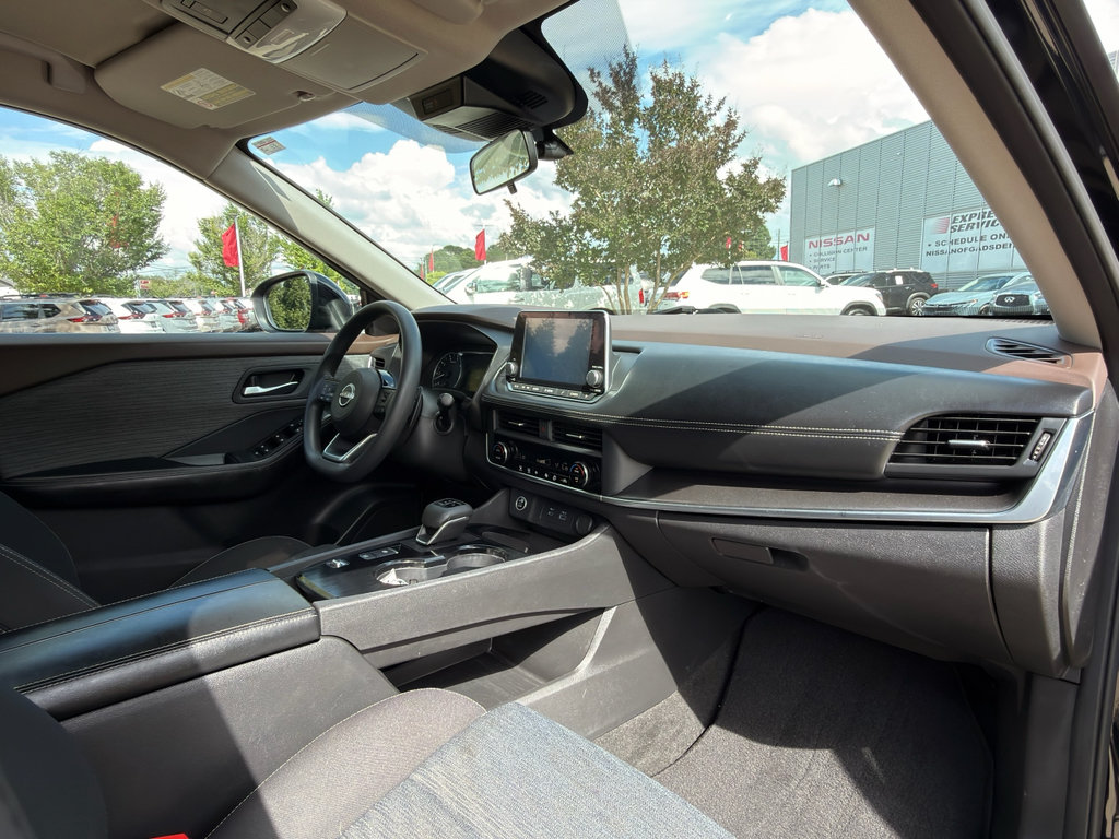 Certified 2023 Nissan Rogue SV FWD image 13