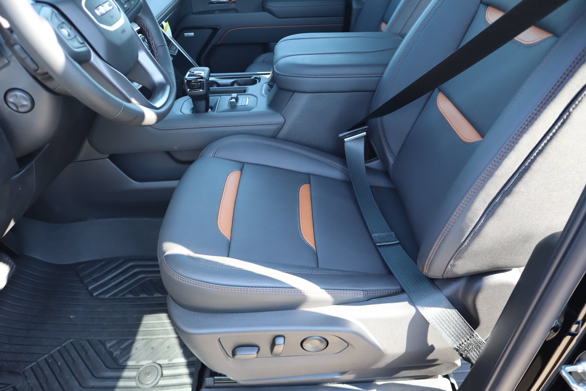 New 2026 GMC Sierra 1500 AT4 w/ AT4 Premium Package AWD/4WD image 15