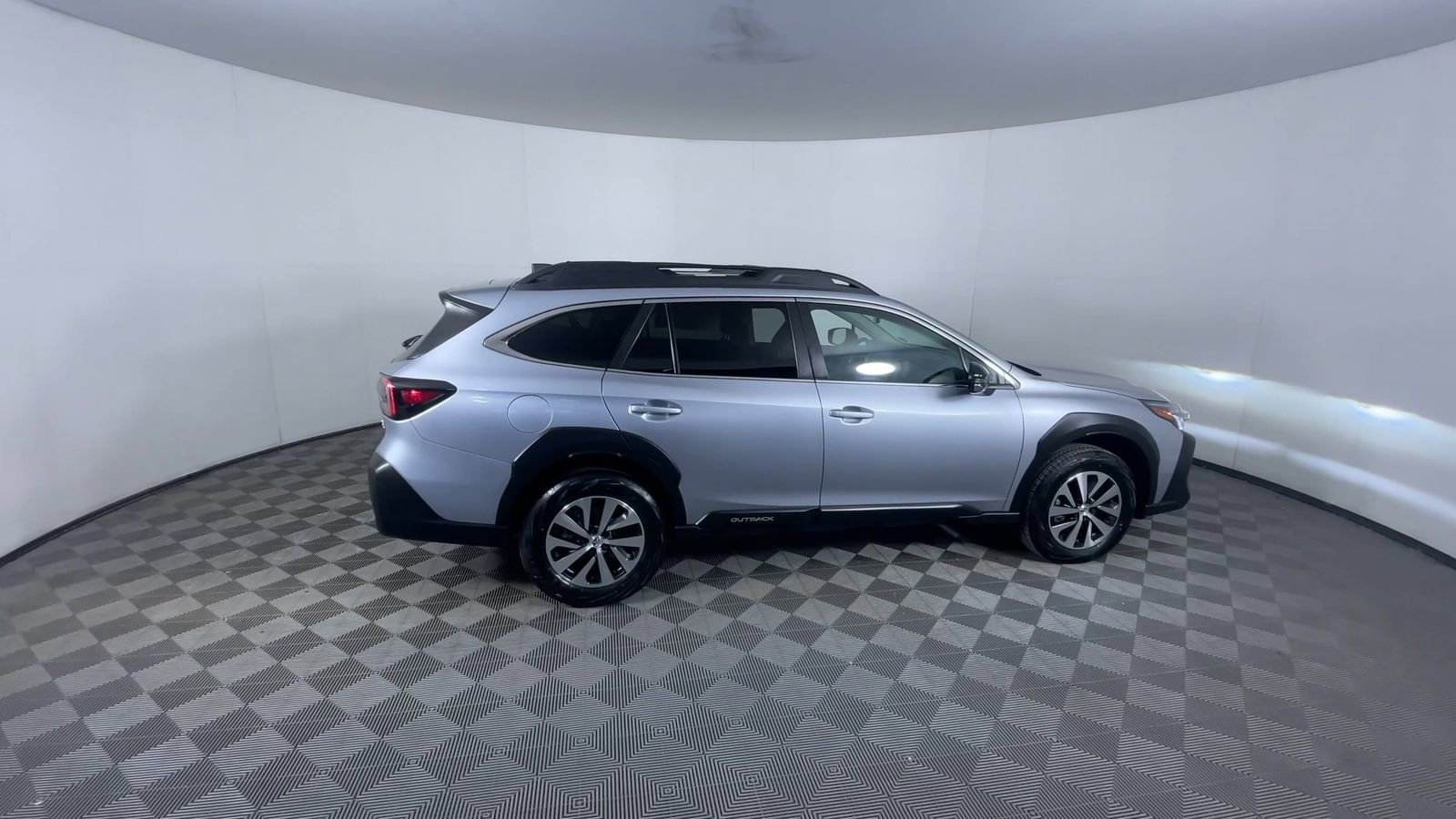 Used 2024 Subaru Outback Premium AWD/4WD image 9