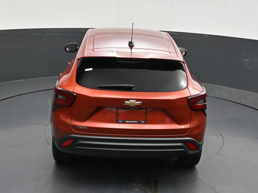 Used 2024 Chevrolet Trax LS FWD image 18