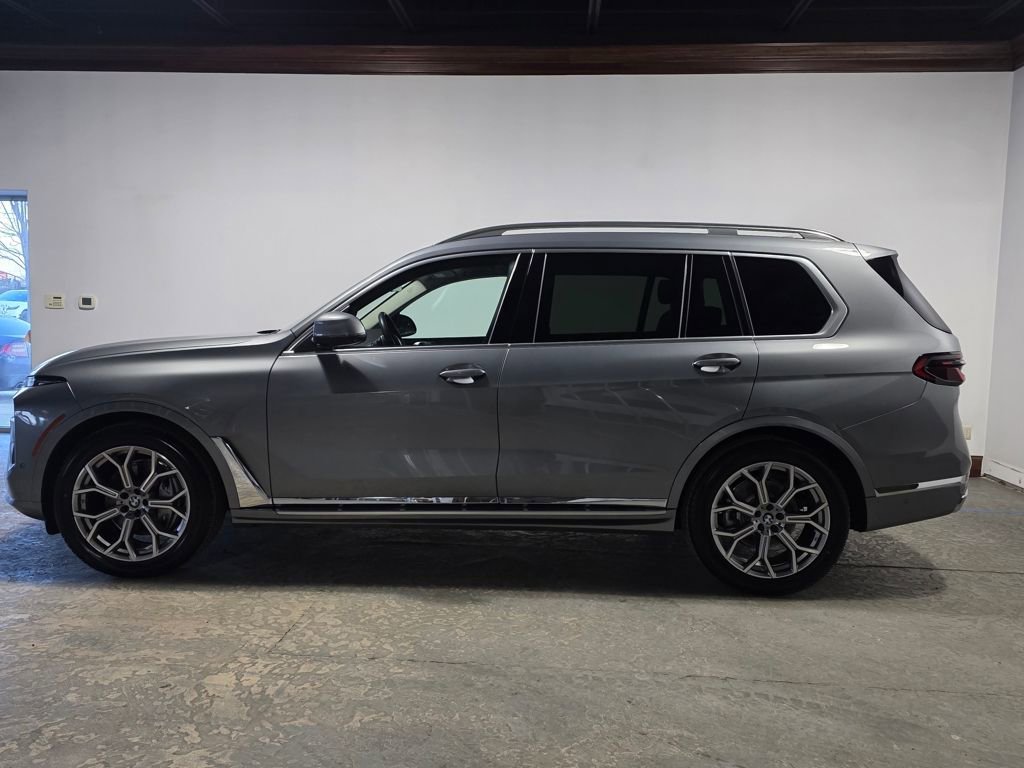 Used 2025 BMW X7 xDrive40i w/ Premium Package image 7