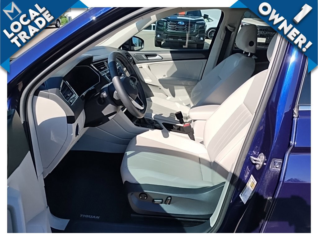 Used 2023 Volkswagen Tiguan SE w/ Panoramic Sunroof Package AWD/4WD image 16
