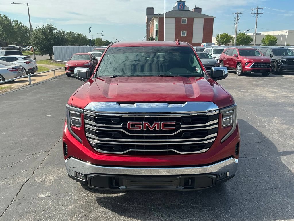 Used 2023 GMC Sierra 1500 SLT w/ SLT Premium Package AWD/4WD image 3