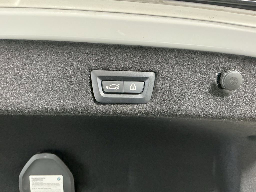 Used 2021 BMW ALPINA B7 xDrive w/ Luxury Rear Seating Package image 33