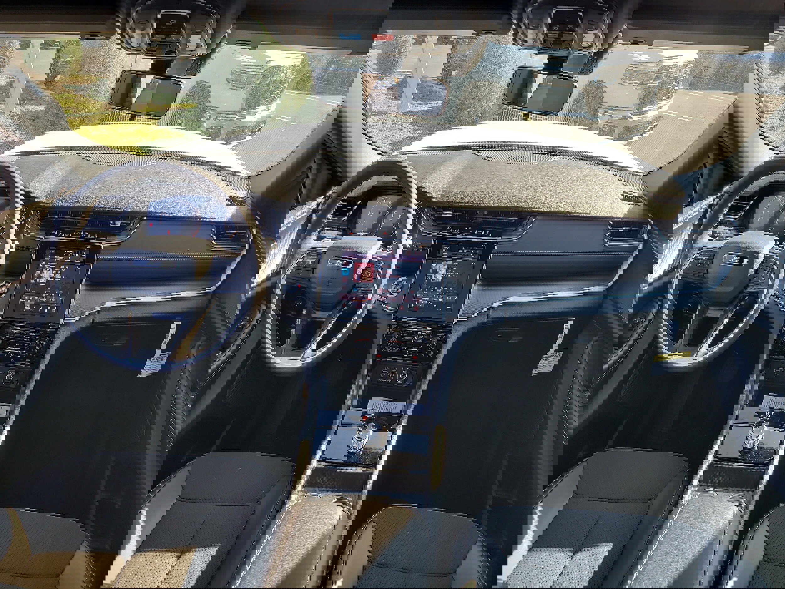 New 2025 Jeep Grand Cherokee L Altitude image 13