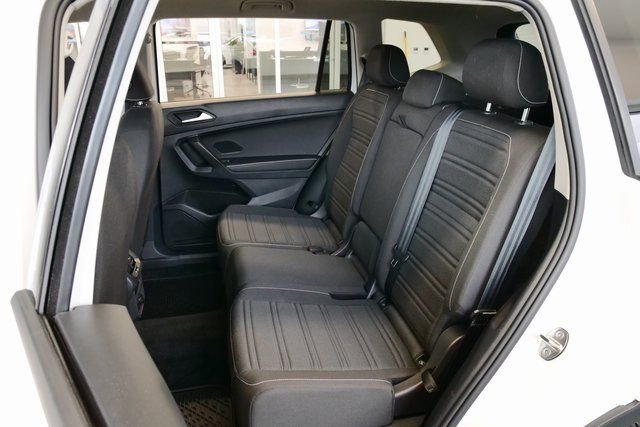 Used 2022 Volkswagen Tiguan S image 12