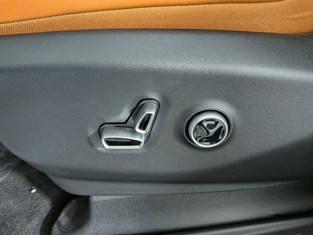 New 2026 Chrysler Pacifica Pinnacle w/ Trailer Tow Group image 17