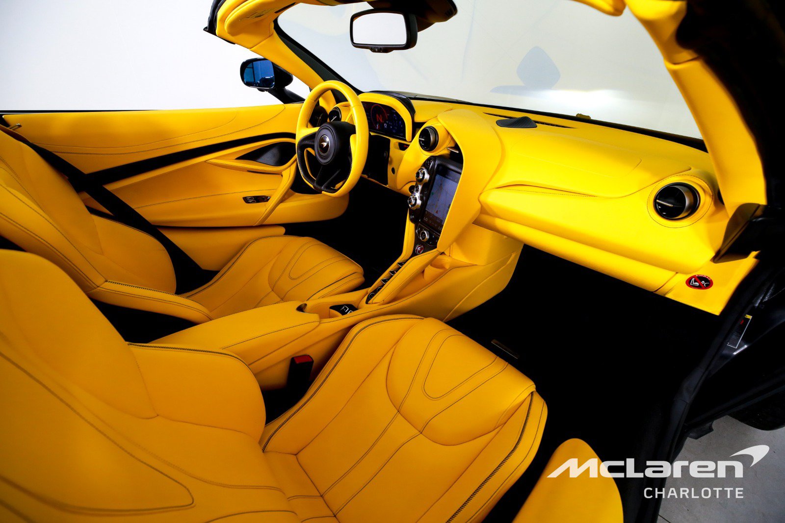Used 2022 McLaren 720S Spider RWD image 21