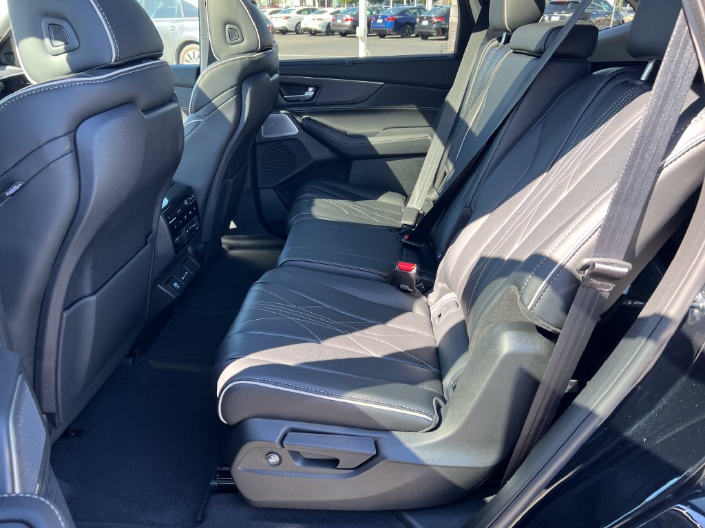 Certified 2026 Acura MDX w/ Advance Package AWD/4WD image 29
