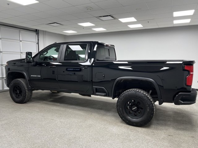 Used 2024 Chevrolet Silverado 2500 ZR2 w/ Technology Package image 7