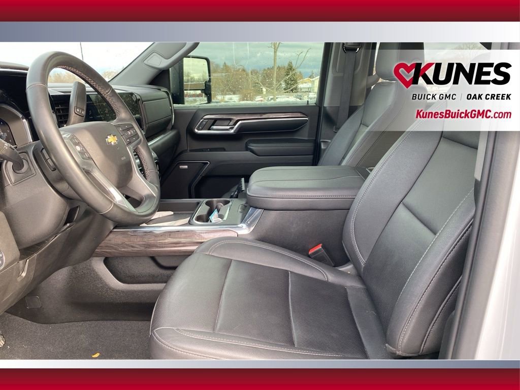 Used 2024 Chevrolet Silverado 2500 LTZ w/ LTZ Plus Package image 9