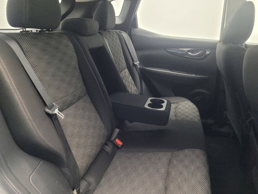 Used 2018 Nissan Rogue Sport SV image 19