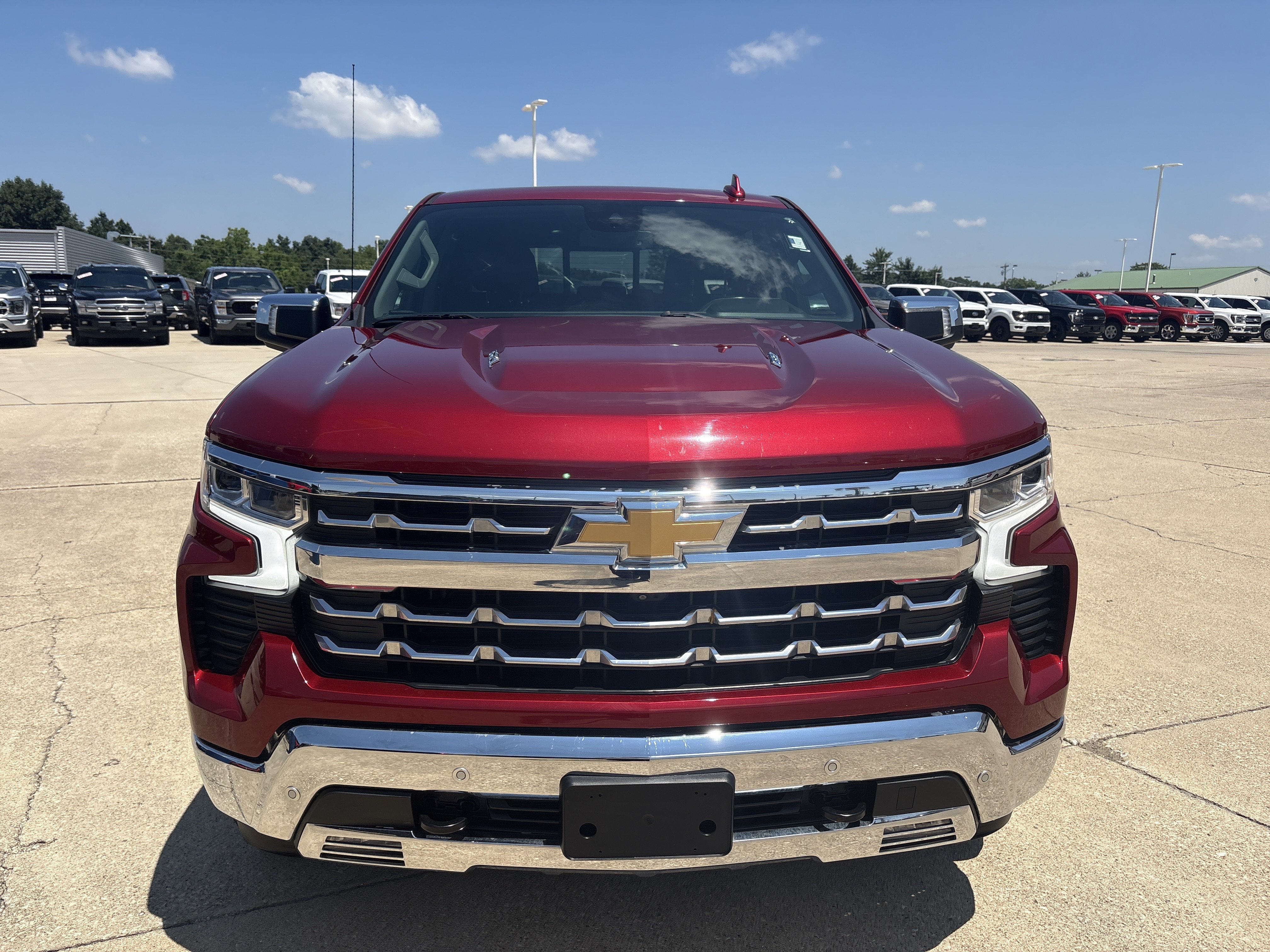 Used 2022 Chevrolet Silverado 1500 LTZ w/ LTZ Premium Package AWD/4WD image 2