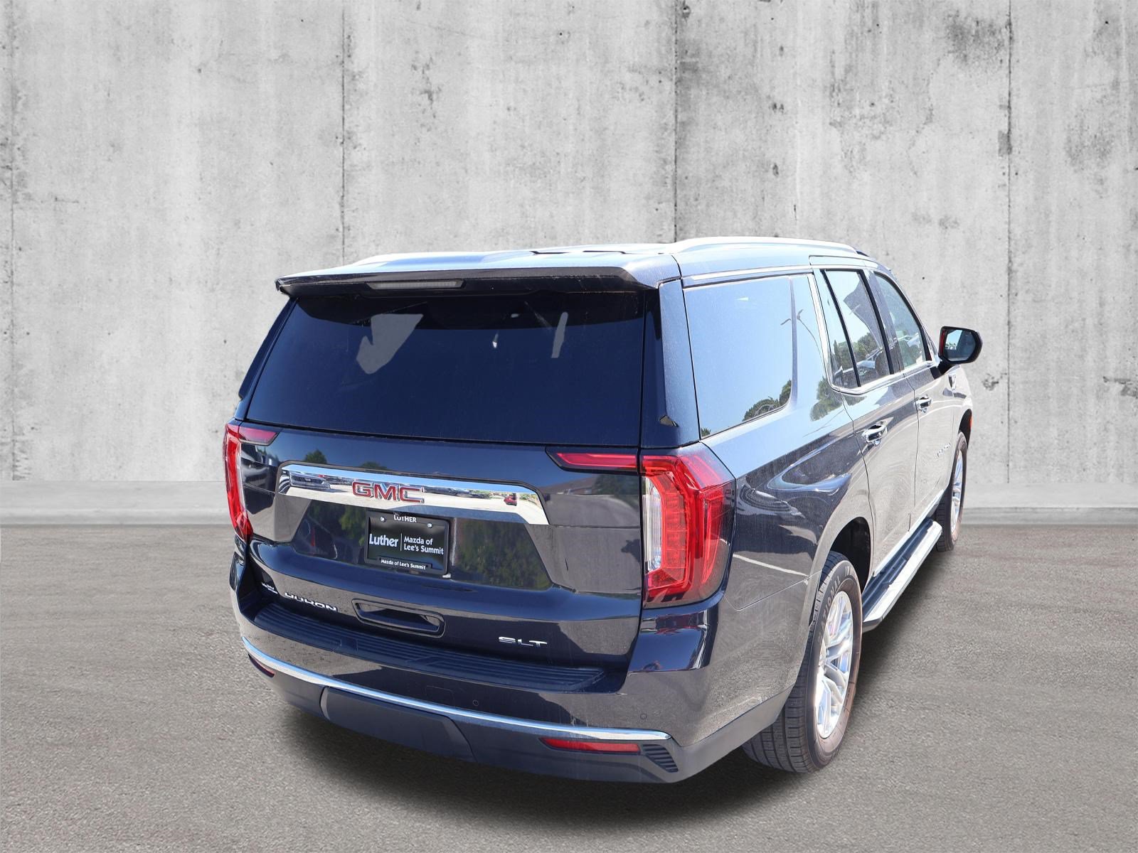 Used 2024 GMC Yukon SLT AWD/4WD image 7