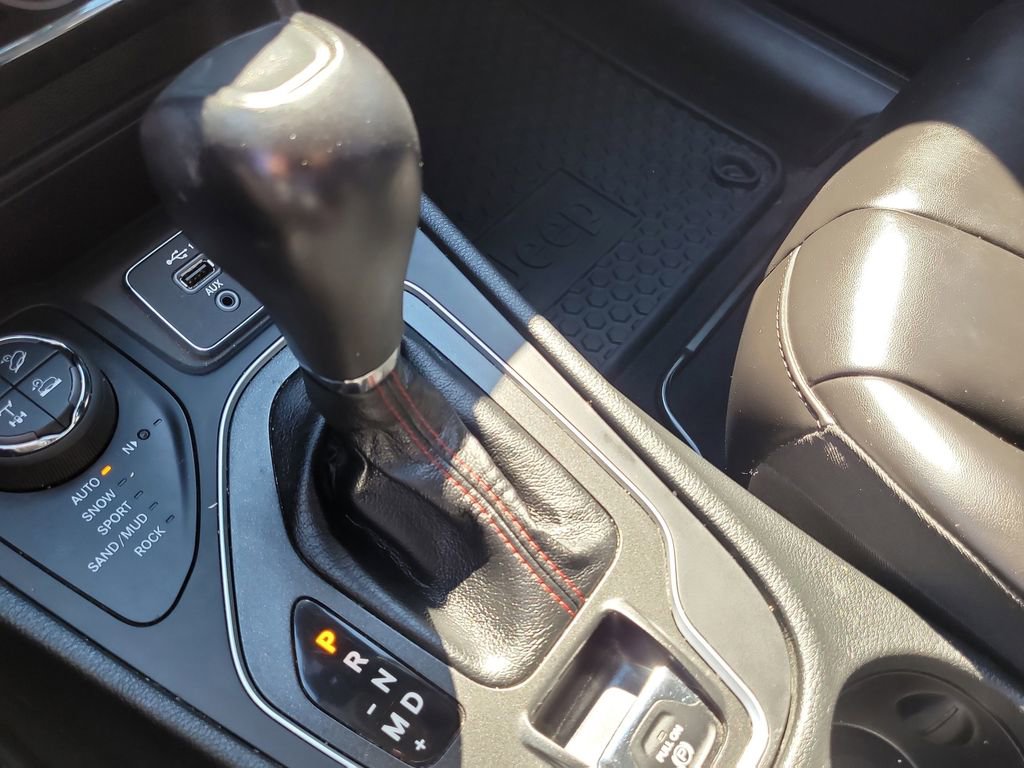 Certified 2022 Jeep Cherokee Trailhawk image 26