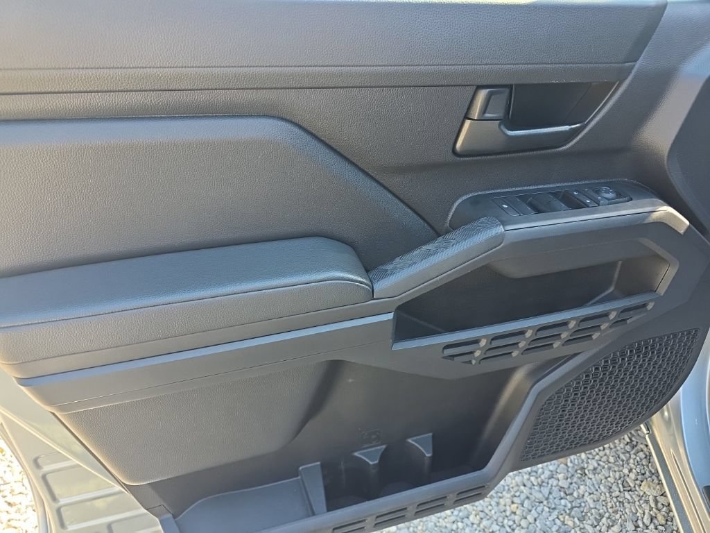 Certified 2024 Toyota Tacoma SR AWD/4WD image 12