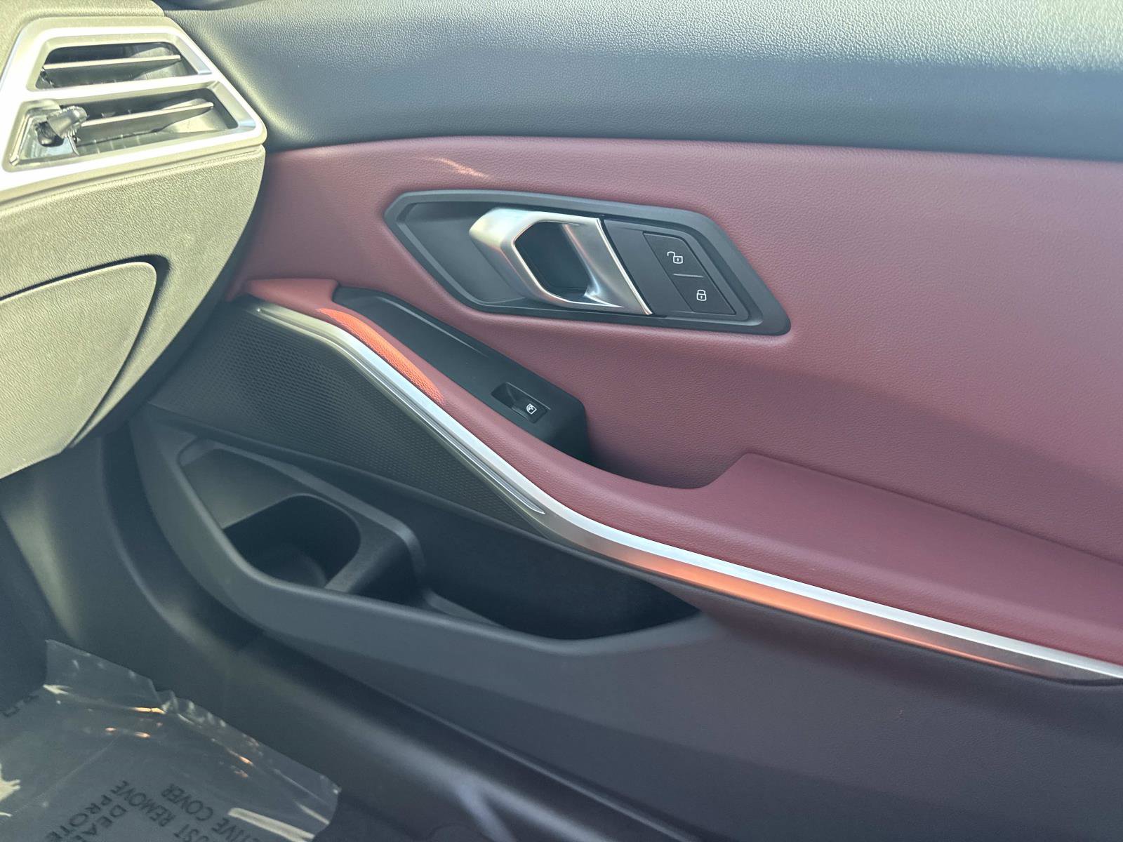 Certified 2025 BMW 330i Sedan w/ Premium Package image 21