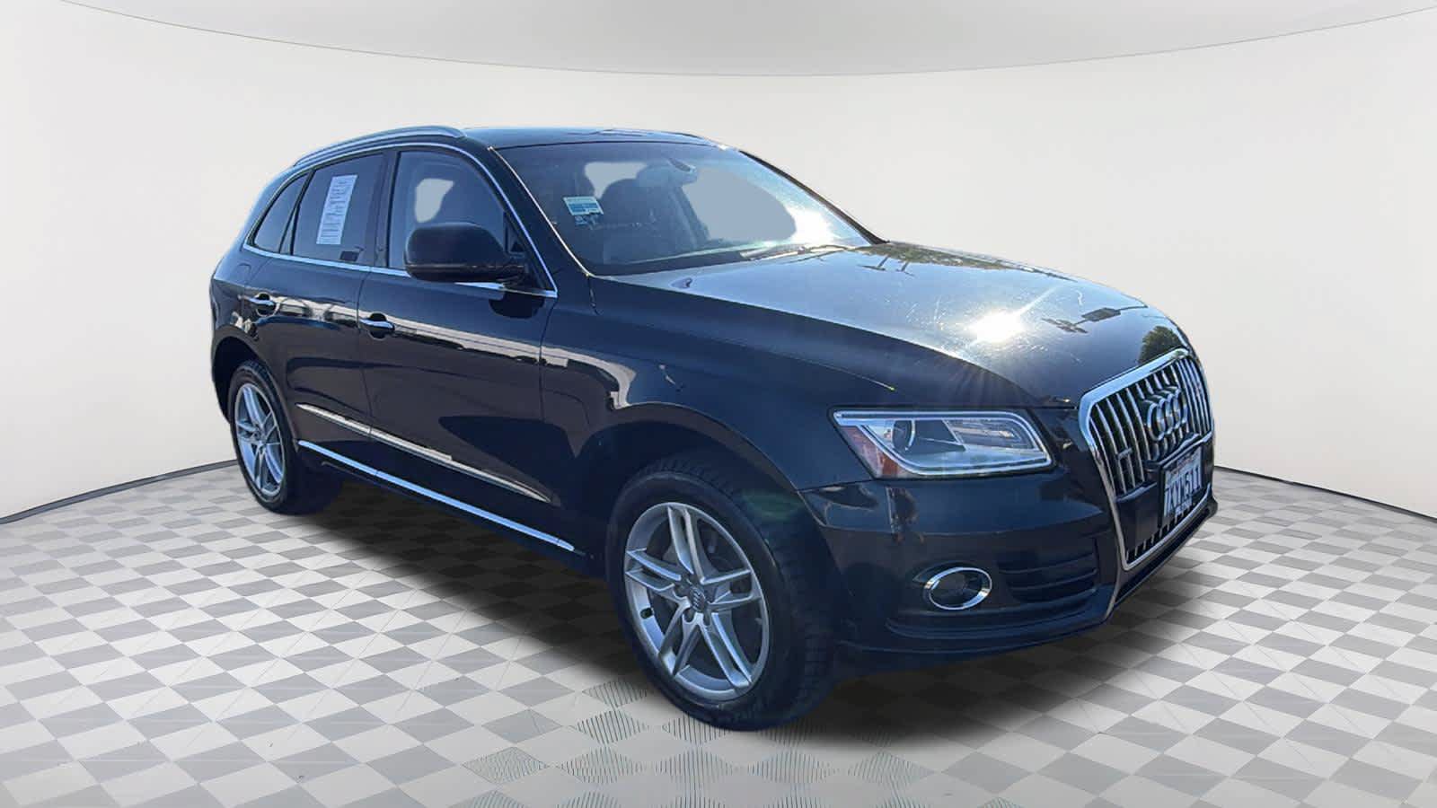 Used 2017 Audi Q5 2.0T Premium Plus w/ Technology Package AWD/4WD image 3