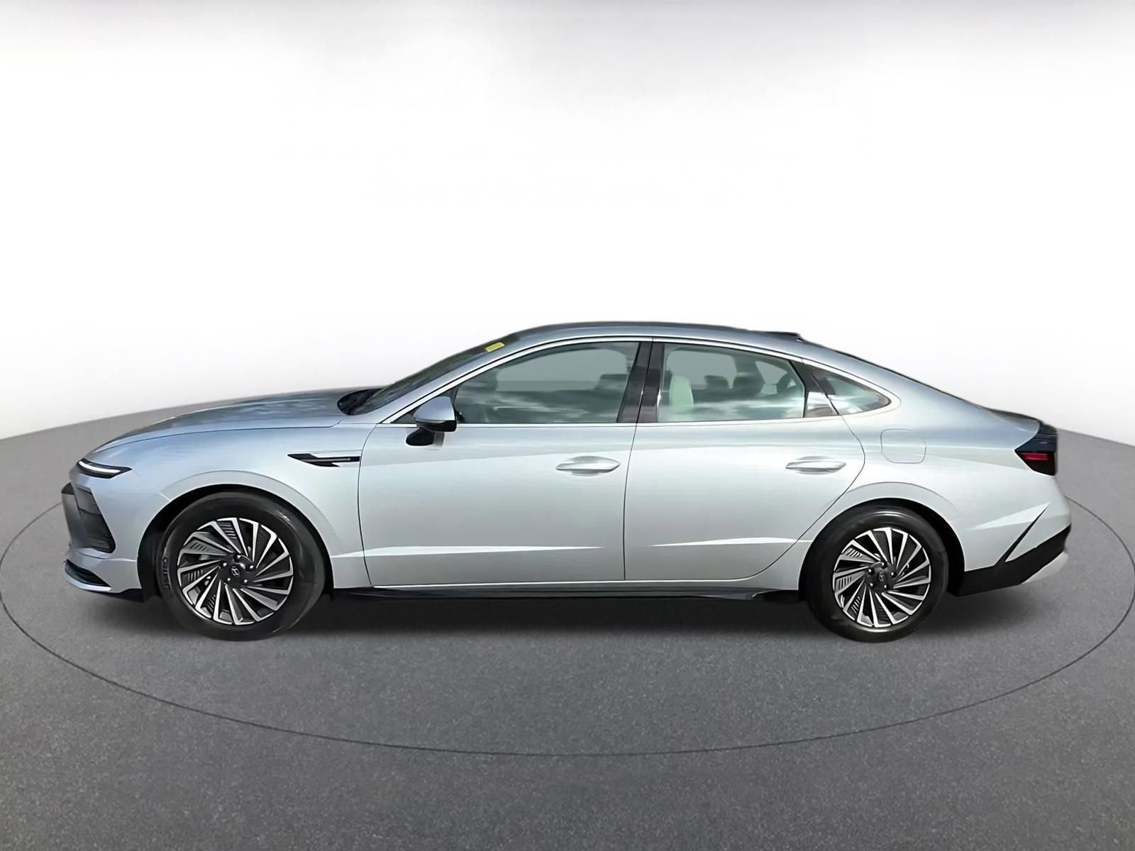 Used 2025 Hyundai Sonata SEL FWD image 10