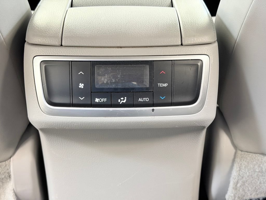 Used 2015 Toyota Highlander XLE AWD/4WD image 27