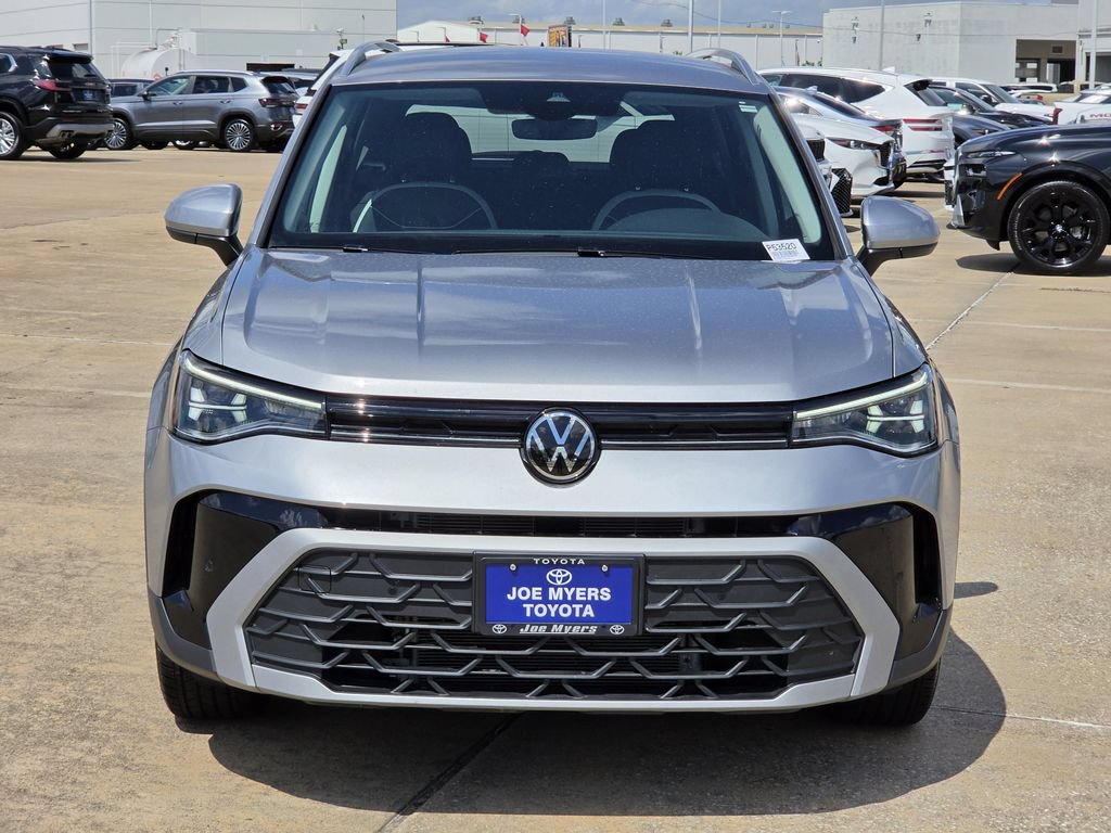 Used 2026 Volkswagen Taos SE FWD image 3