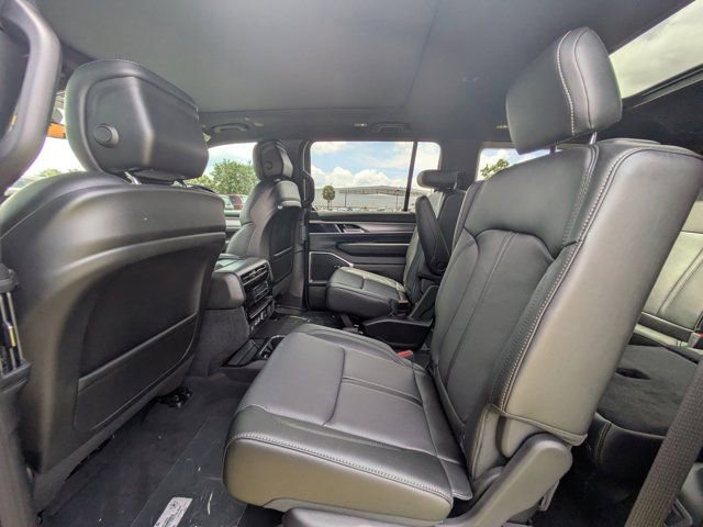 New 2025 Jeep Wagoneer Series II image 12