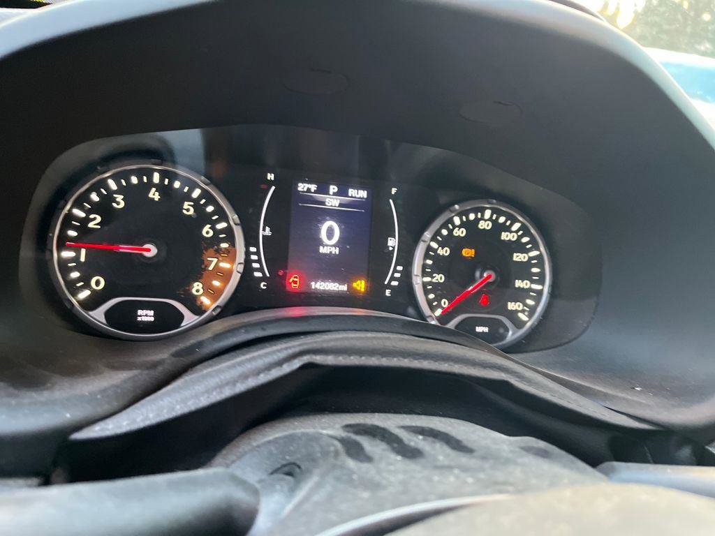 Used 2017 Jeep Renegade Altitude AWD/4WD image 9