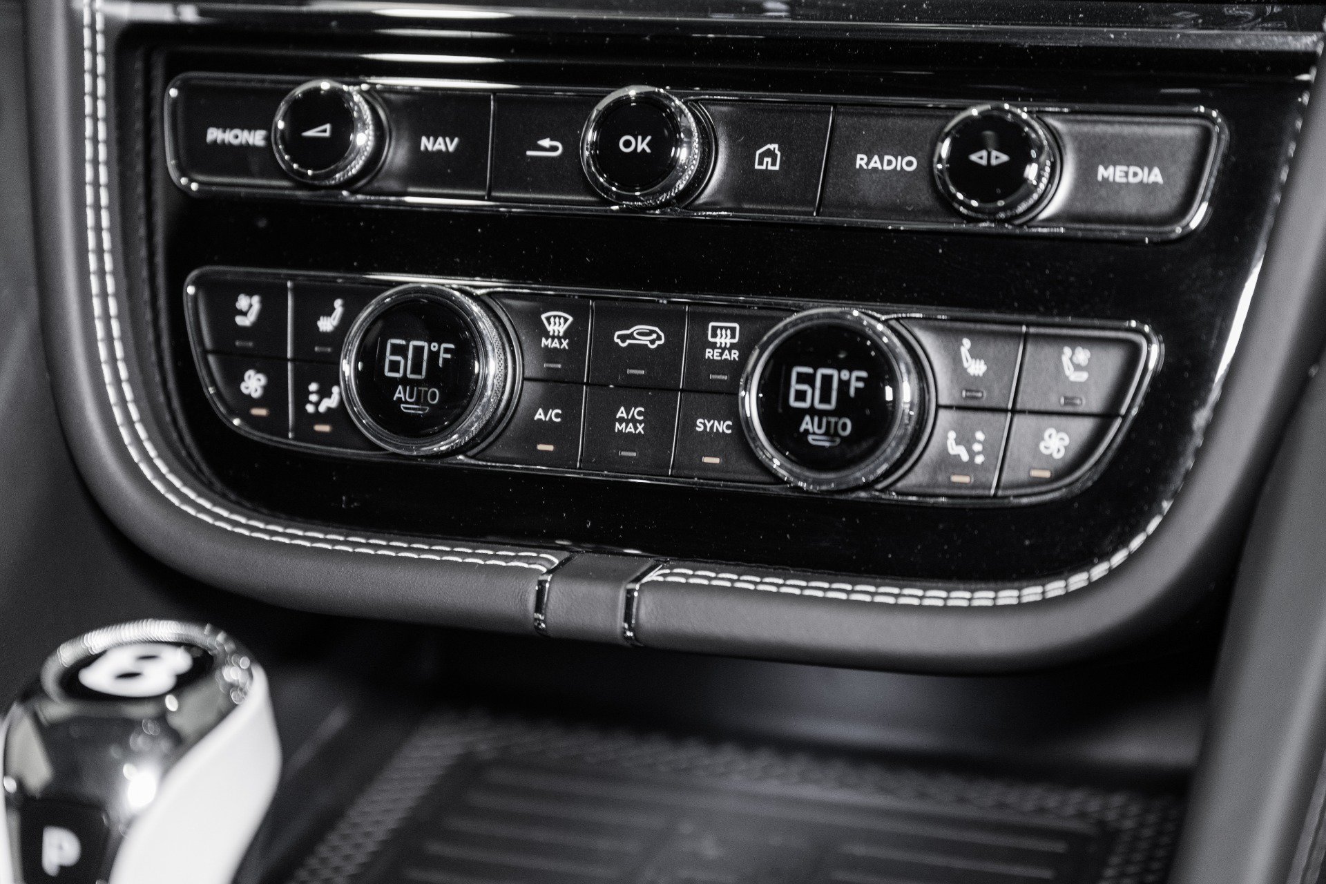 New 2024 Bentley Bentayga AWD/4WD image 41